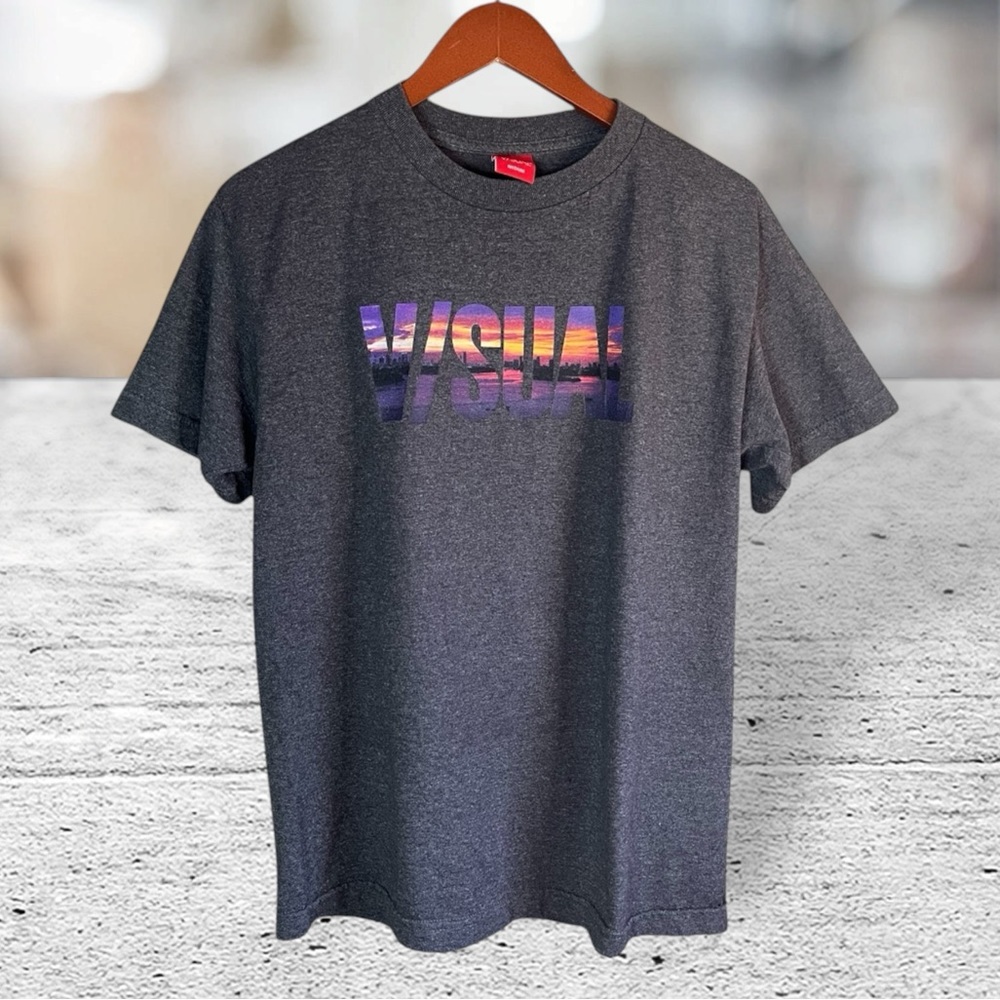 V/SUAL Short Sleeved T-shirt gray men’s size medium